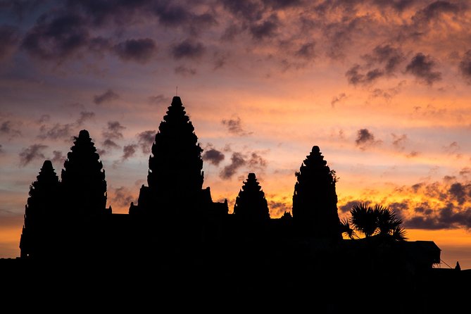Sunrise Angkor Wat Small-Group Tour From Siem Reap