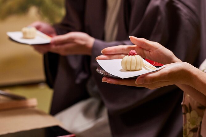 Sweets Making & Kimono Tea Ceremony Gion Kiyomizu