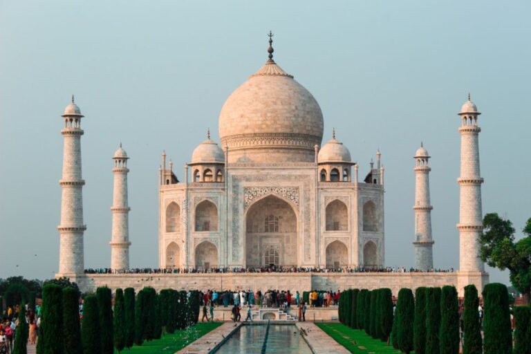 Taj Mahal – Agra Fort Day Tour by Gatimaan Superfast Train