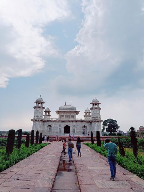 Taj Mahal, Agra: Sunrise Tour From New Delhi by Car