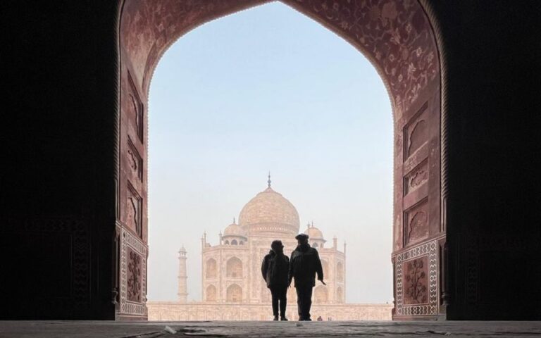 Taj Mahal Experience Guided Tour With Lunch at 5-Star Hotel