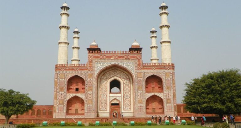 Taj Mahal, Great Akbar Tomb & Agra Overnight Tour From Delhi