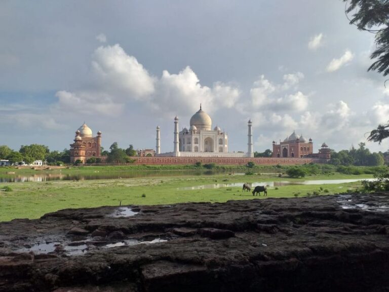 Taj Mahal Sunrise and Sunset Overnight Agra Tour From Mumbai