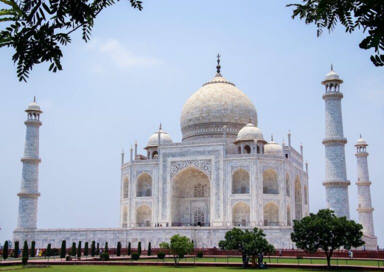 Taj Mahal Sunrise Tour From Delhi by Car