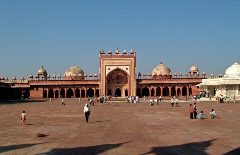 Taj Mahal Sunrise With Fatehpur Sikri Private Guided Tour