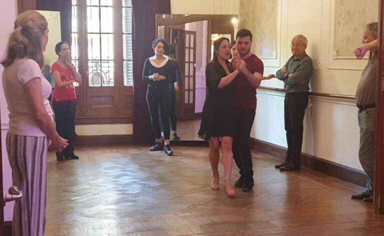 Tango Lesson in Buenos Aires With Professional Dancers