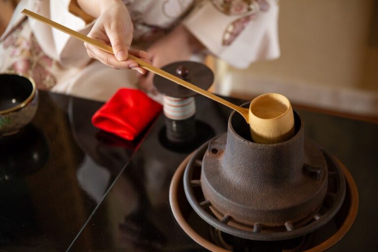 Tea Ceremony Experience With Simple Kimono in Okinawa