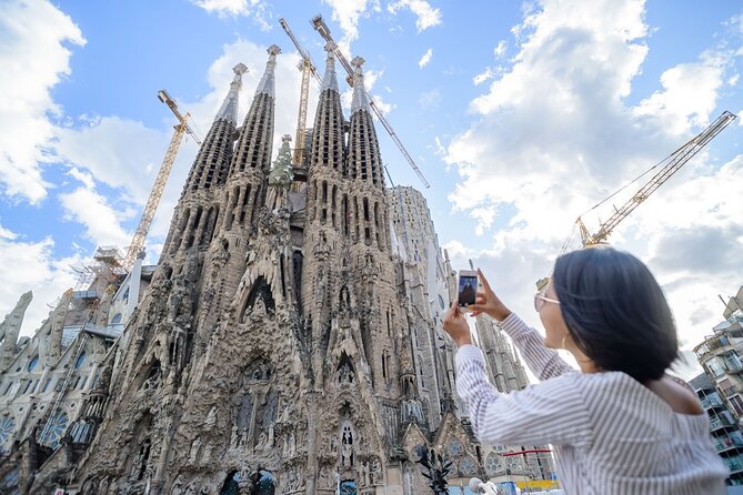 The Best of Barcelona in One Day From Madrid