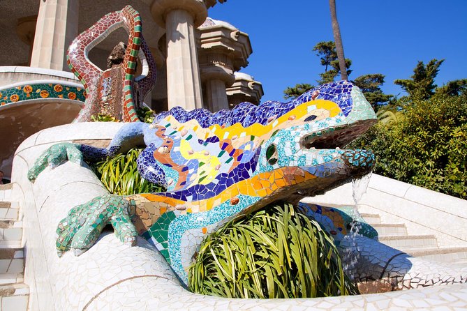 The Best of Gaudi Tour: Fast Track Sagrada Familia & Park Guell