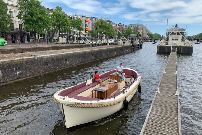 The Cozy and Fun Canal Tour