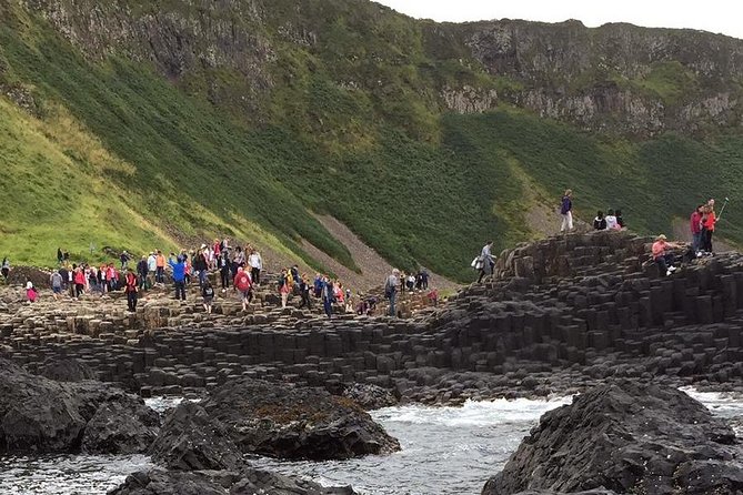 The Giants Causeway, Dunluce Castel and Belfast – Spanish Guide