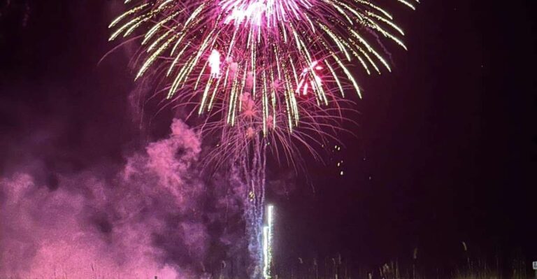 Thursday Night Fireworks – 26′ Tiki