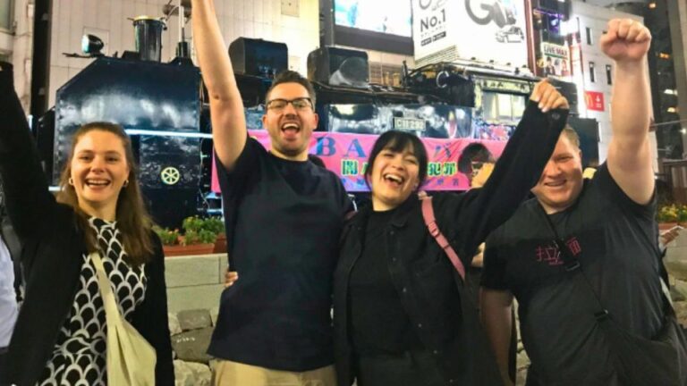 Tokyo: Japanese Snack Bar Hopping Tour in Shinbashi