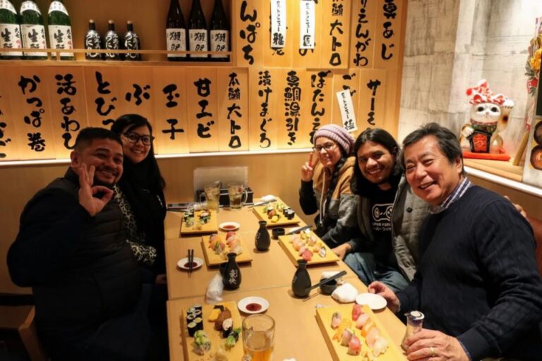 Tokyo: Night Foodie Tour in Shinjuku