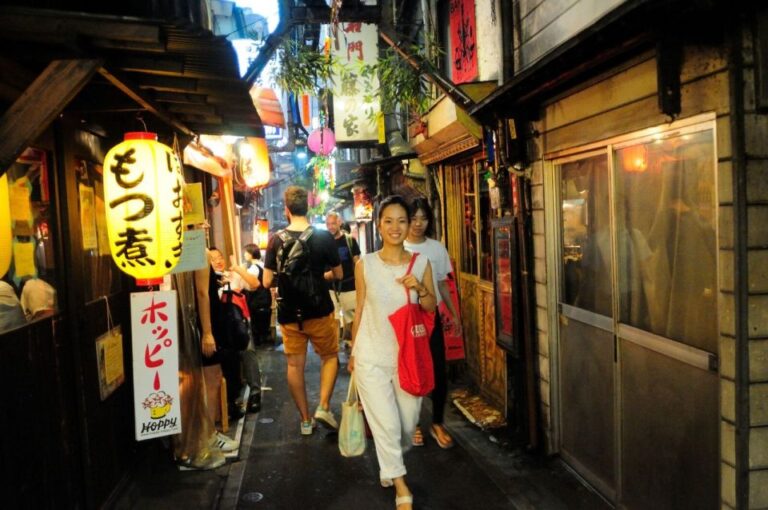 Tokyo: Shinjuku Drinks and Neon Nightlife Tour