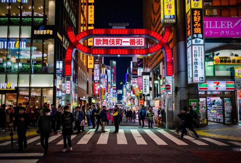 Tokyo: The Best Izakaya Tour in Shinjuku