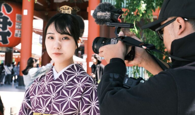 Tokyo: Video and Photo Shoot in Asakusa With Kimono Rental