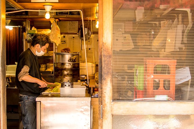 Tokyo West-Side Walking & Street Food Tour