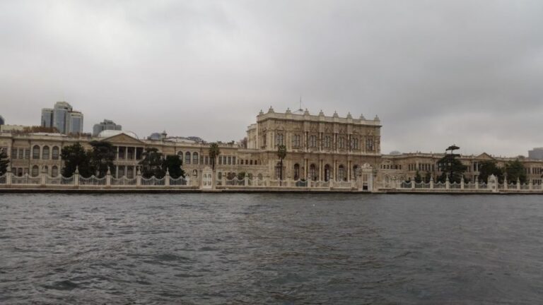 Topkapi Palace & Dolmabahce Palace Private 6-Hour Tour