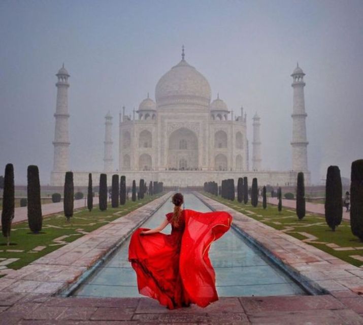 Travel to Taj Mahal From Delhi