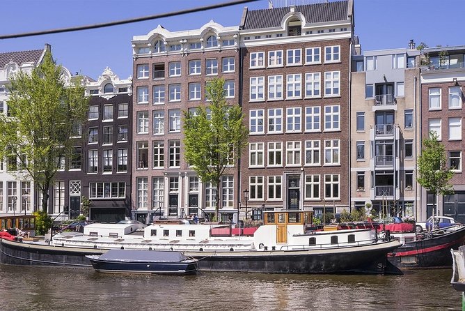 Unlimited Wine Tasting in a Saloon Boat on Amsterdams Canals