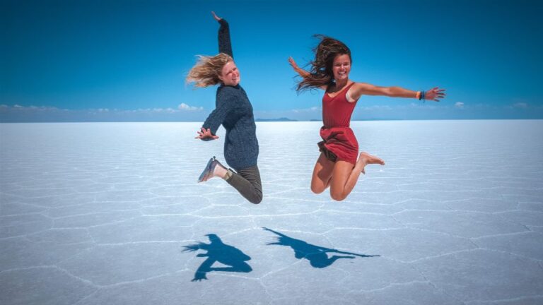 Uyuni: Guided 3-Day Tour Salt Flats & Avaroa National Park