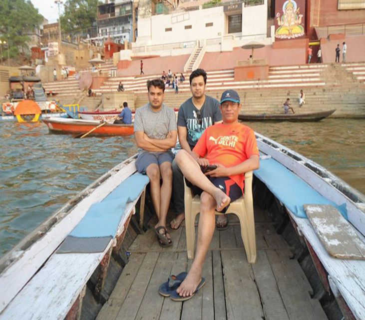 1 varanasi evening arti boat tour with dinner Varanasi: Evening Arti Boat Tour With Dinner