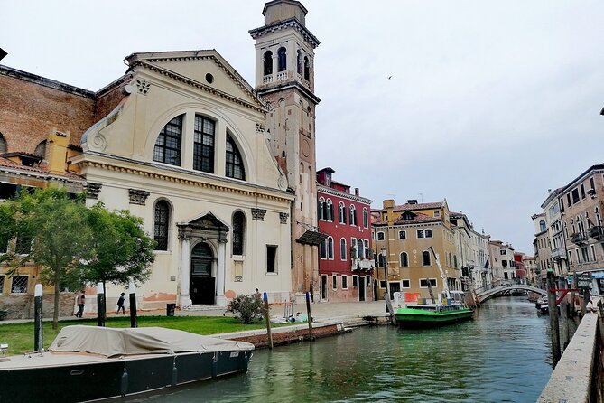 Venice Walking Tour: Authentic Neighborhoods and Hidden Gems