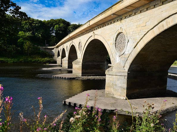 Viking Coast and Alnwick Castle Very Small Group Tour From Edinburgh