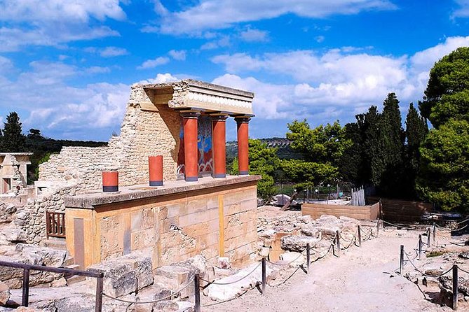 Visit Knossos & Heraklion City (Walking and Tasting Tour)