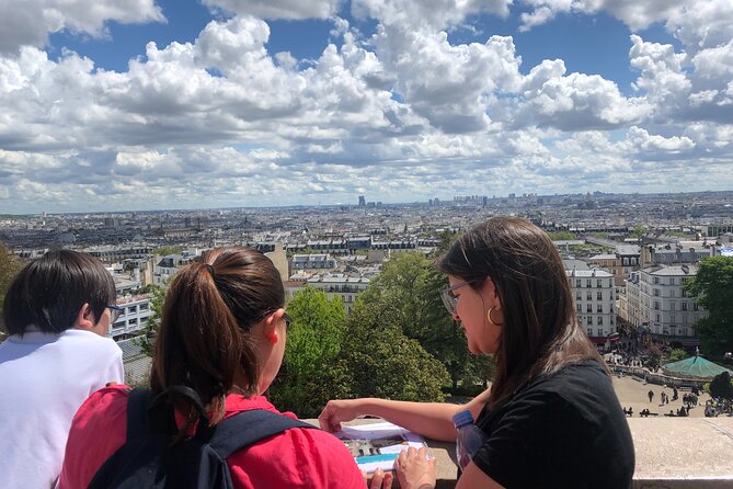 Visit of Montmartre With a Treasure Hunt