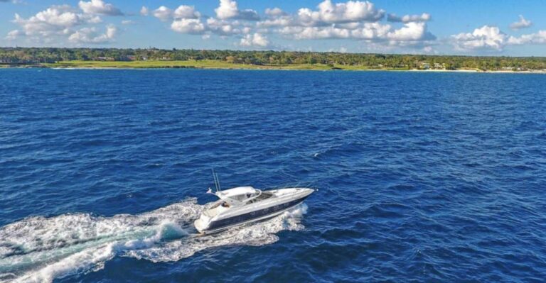 Visit Palmilla, Saona or Catalina Island on a Private Yacht