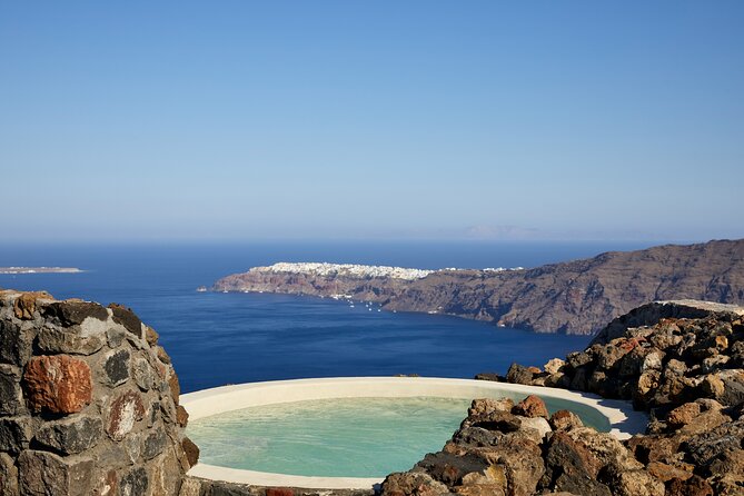 Volcanic Hot-Tub With Caldera View for Ultra-Romantic Couples