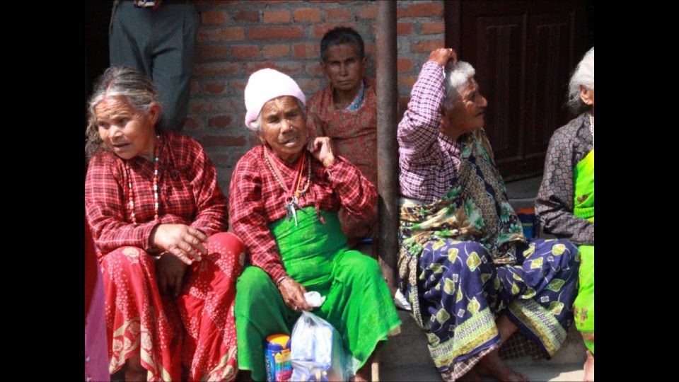 1 volunteer tour at old age home in kathmandu Volunteer Tour at Old Age Home in Kathmandu