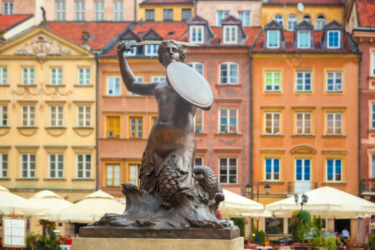 Warsaw: Express Walk With a Local in 60 Minutes