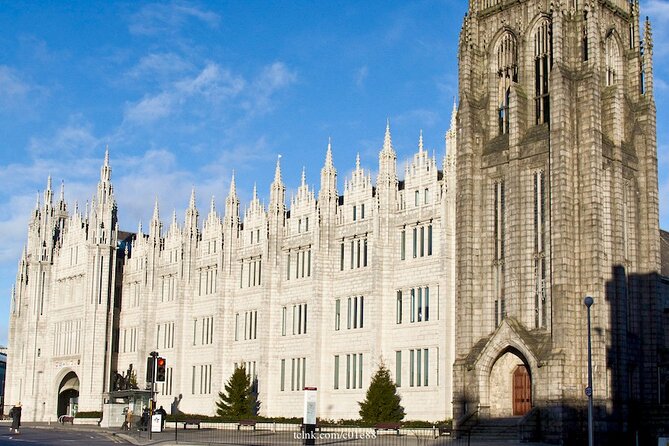 Welcome to Aberdeen: Private 2-hour Highlights Walking Tour
