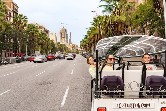 Welcome Tour to Barcelona in Private Eco Tuk Tuk