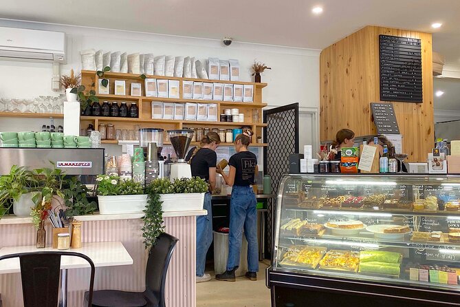 West of Noosa Private Tour: Lunch, Ginger Factory, Eumundi Market