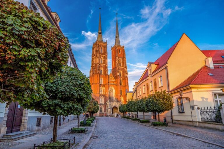 Wroclaw: 3.5-Hour City Tour With University & Cathedral