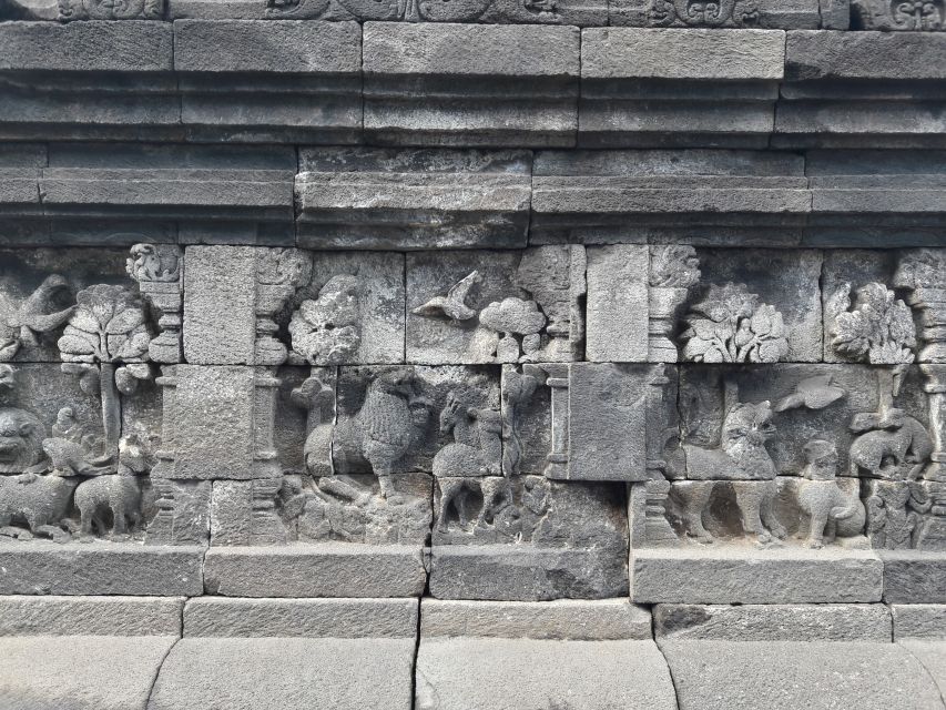 1 yogyakarta borobudur climb to the top and prambanan tour Yogyakarta: Borobudur Climb to the Top and Prambanan Tour