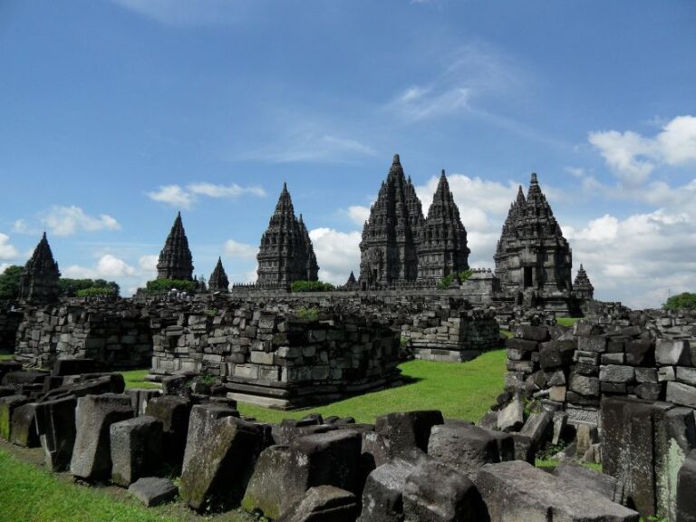 Yogyakarta: Borobudur & Prambanan Guided Tour W/ Entry Fees