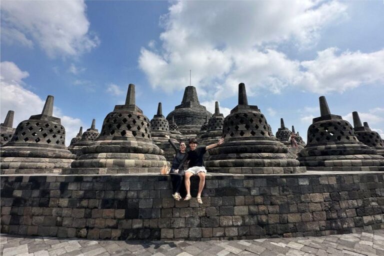 Yogyakarta: Joined or Private Tour to Borobudur & Prambanan