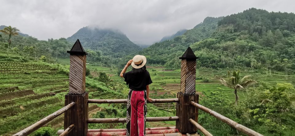 1 yogyakarta trekking selogriyo temple punthuk setumbu sunrise Yogyakarta Trekking Selogriyo Temple-Punthuk Setumbu Sunrise