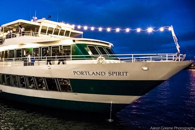 2.5-hour Dinner Cruise on Willamette River - Key Points