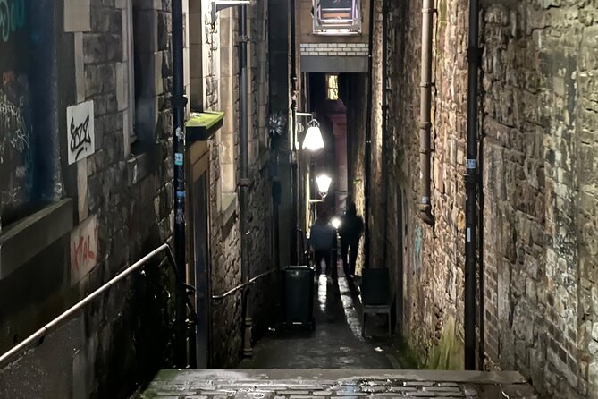 2-Hour Edinburgh Ghost and Dark Side Walking Guided Tour - Tour Overview