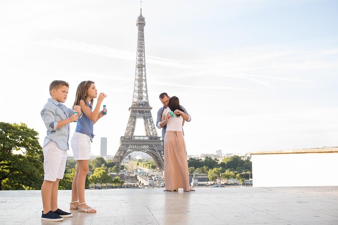 1-hour Photoshoot at the Eiffel Tower Trocadero Paris - Inclusions and Services Provided