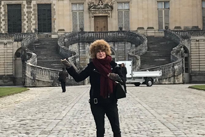 1:30 Hours Tour of Louvre Museum - Meeting Point