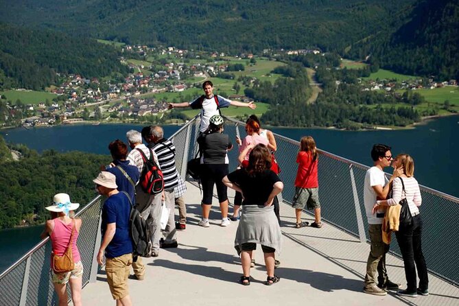14 Hours Full Day Hallstatt and Salzkammergut Guided Tour - Expert Tour Guides and Commentary