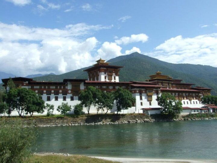 15 Day Cross Countries Tour of Bhutan, Sikkim & Dharjeeling - Cultural Experiences and Language Guide