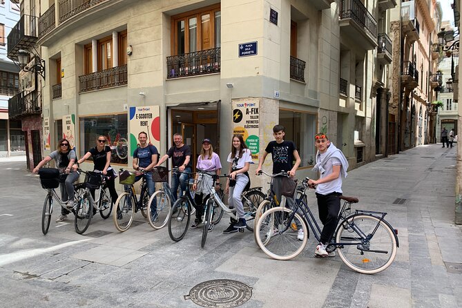 150 Min Bike Group Tour With Local Guide - Tour Initiation Process